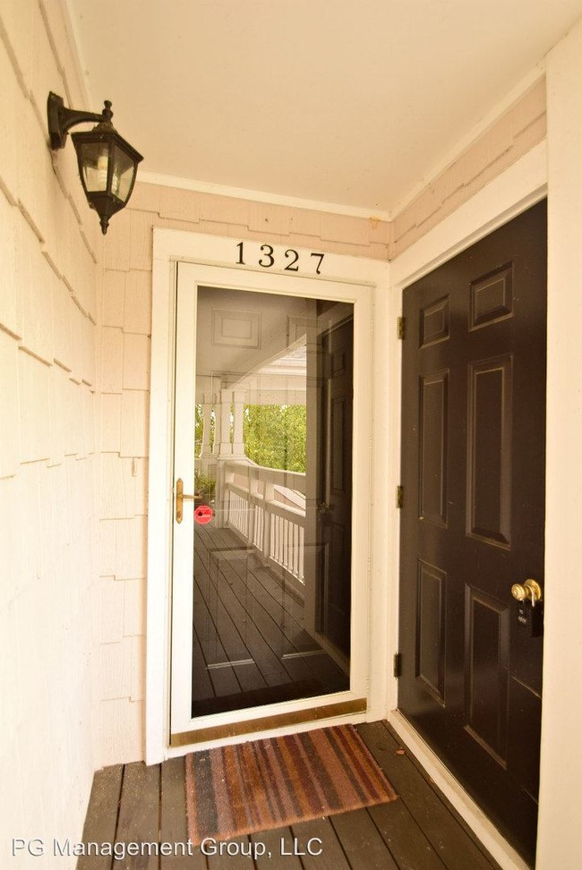 Building Photo - 1327 Torrence Cir