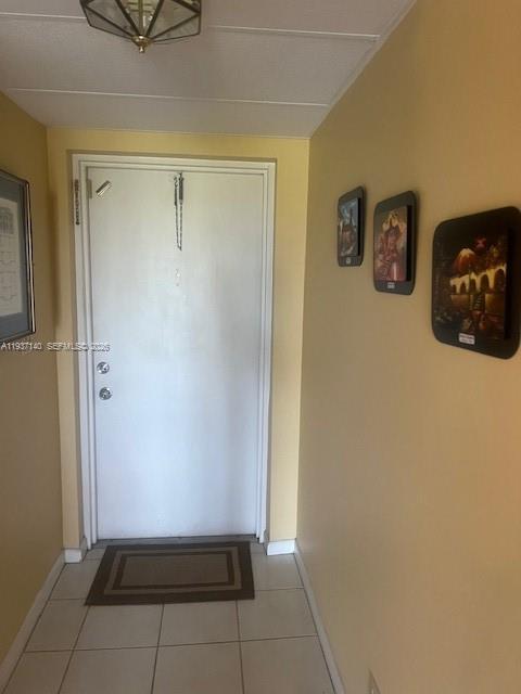 Building Photo - 7797 Golf Cir Dr