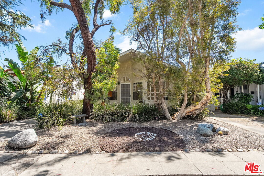 Primary Photo - 2534 Wellesley Ave
