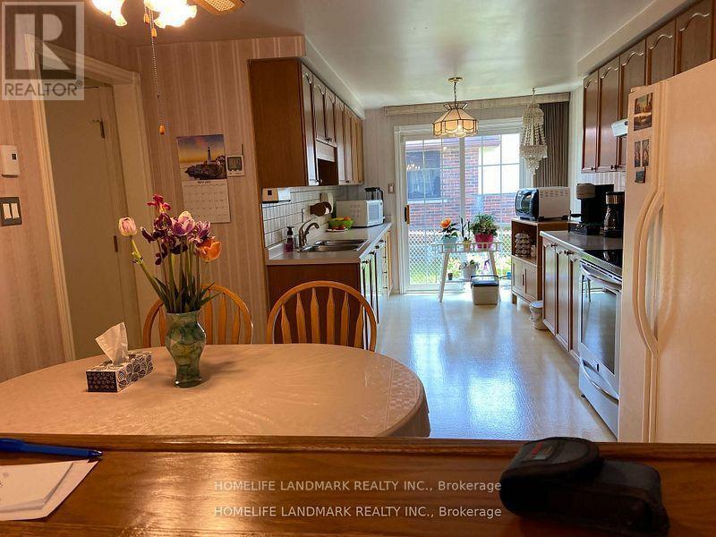 Building Photo - 583 Edinburgh Rd S