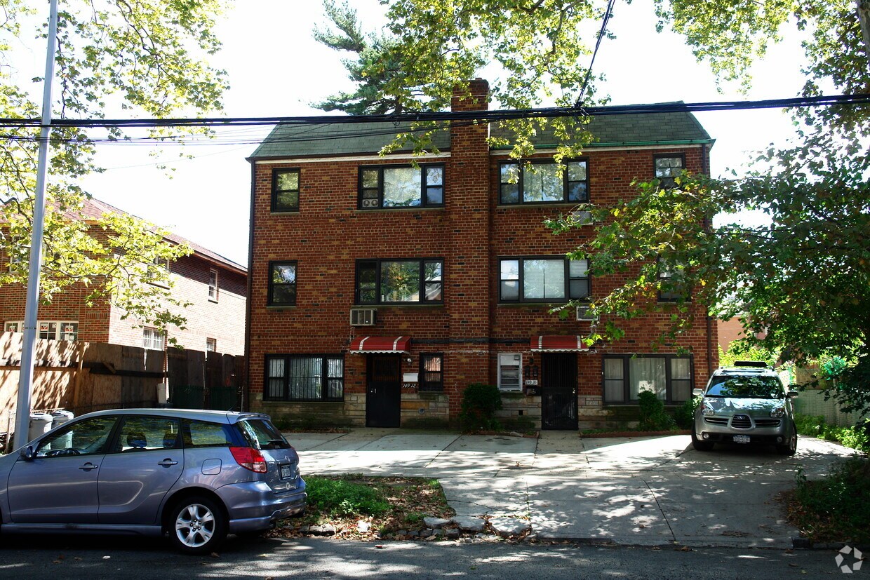 Foto del edificio - 14910-14912 Sanford Ave