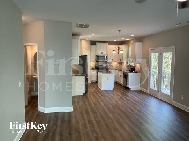 Foto del edificio - 911 Maxine St