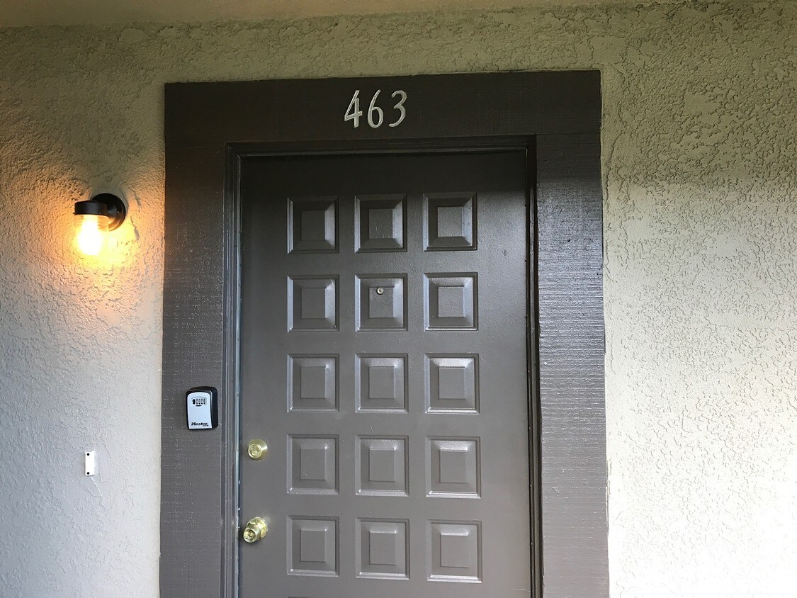463 W Prosperity Ave Unit 463, Tulare, CA 93274 Room for Rent in