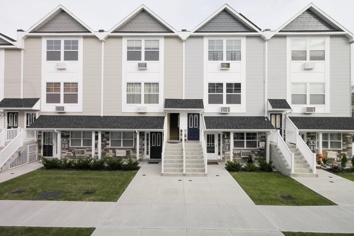 Foto principal - 99 Lighthouse Ct