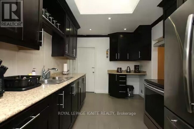 Building Photo - 2 Waringstown Dr