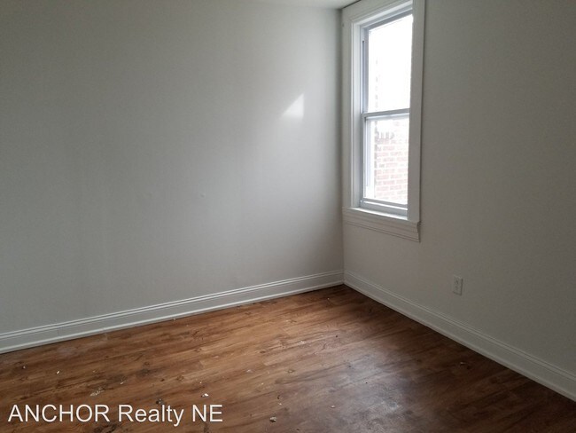 Building Photo - 3 br, 1 bath House - 6420 Chelwynde Ave