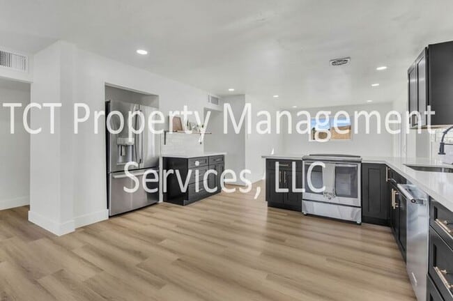 Building Photo - Newly Updated 3 Bedroom Home In Tempe!