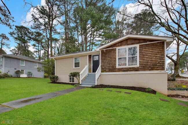 Building Photo - 1815 Boulderview Dr SE