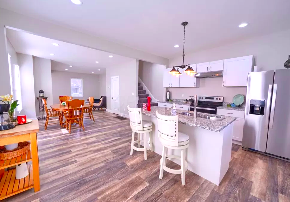 Foto principal - 582 Seymour Ave