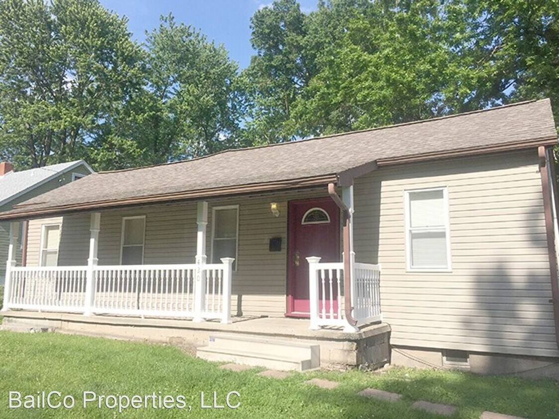 Primary Photo - 2 br, 1 bath House - 420 South Cherry St 4...
