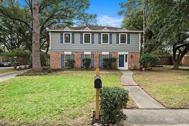 Building Photo - 4611 El Salvador Dr