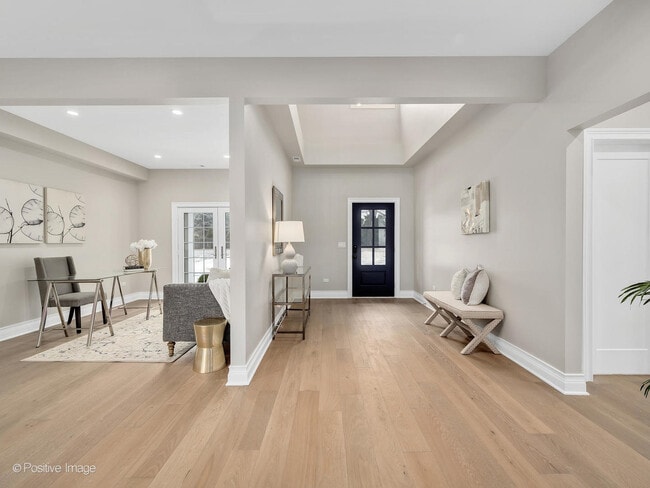 Building Photo - 608 W 55th St