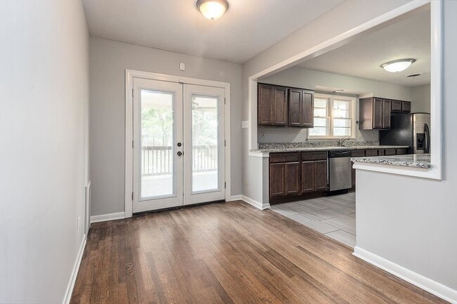 Dining Area - 5538 Melvin Rd