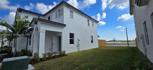 Building Photo - 2729 SE 26th Rd