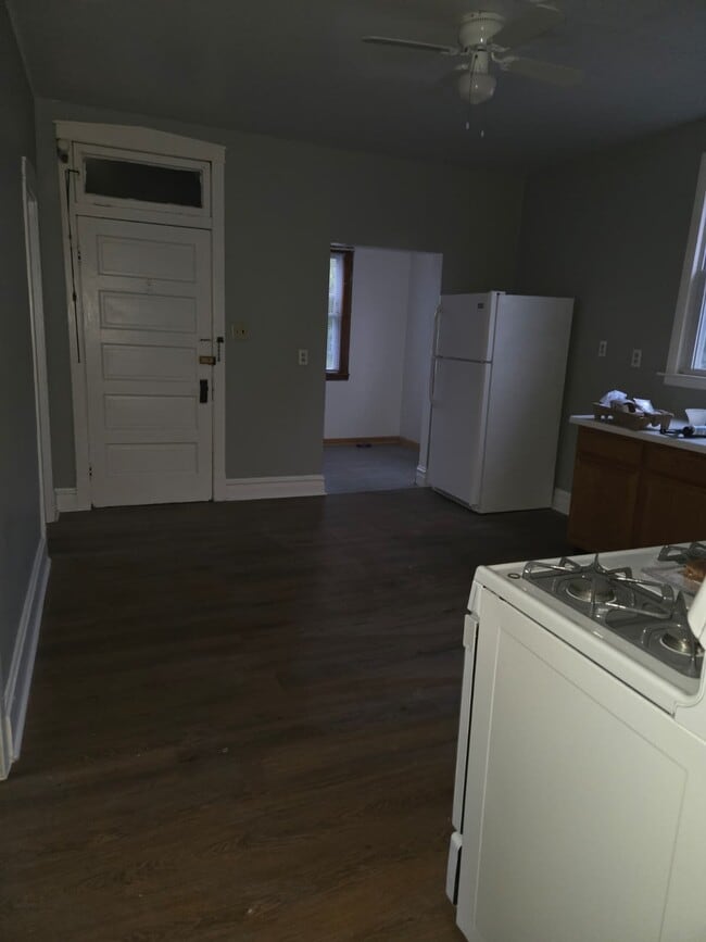 Building Photo - 8445 S Marquette Ave