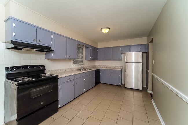 Building Photo - 4610 Rutledge Dr NW