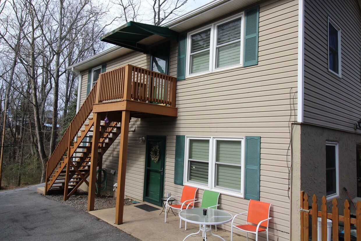 Foto principal - West AVL - Great apartment close to all th...
