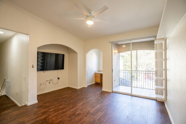 Foto del edificio - Condo in Desirable Mirabella Community