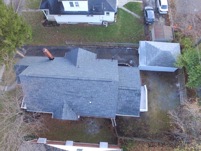 Building Photo - 41 N Perry St