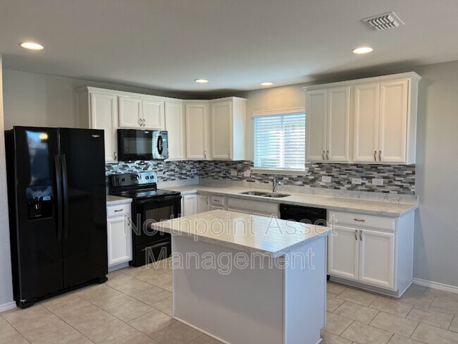 Building Photo - 1637 Waggoner Dr