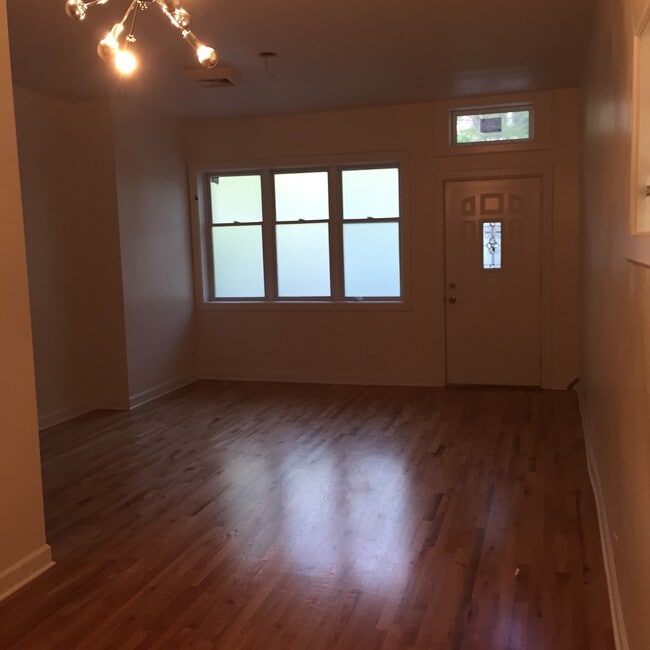 Building Photo - 1526 N Artesian Ave