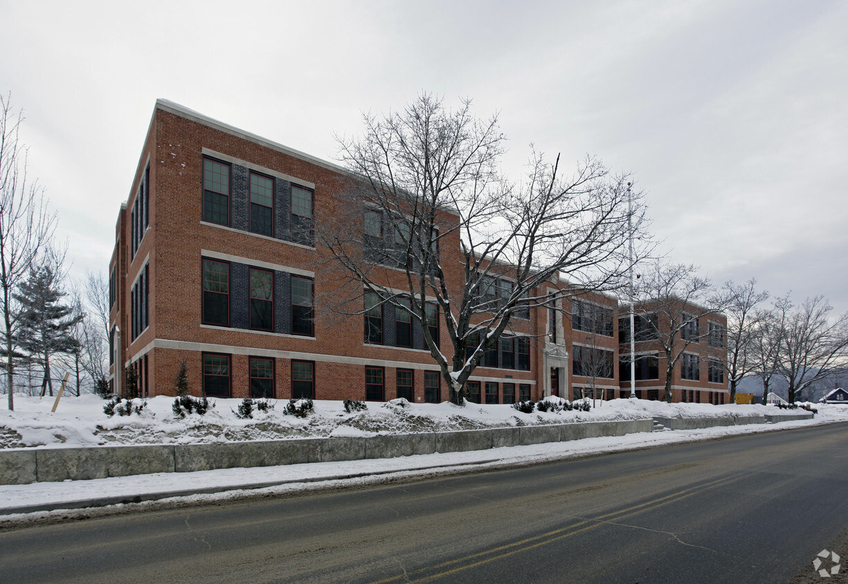 Building Photo - School Street Residences