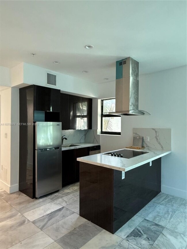 Building Photo - 1560 Drexel Ave