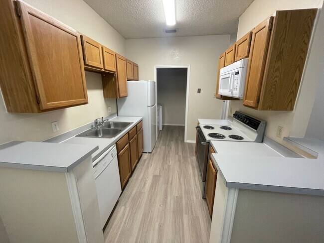 Foto del edificio - Beautiful Timber Ridge Condos near Jan Jen...