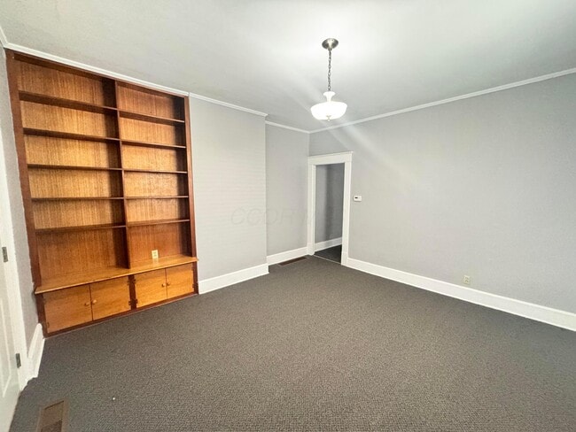 Building Photo - 617 E Main St