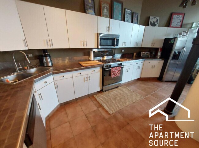 Foto del edificio - 2675 W Grand Ave