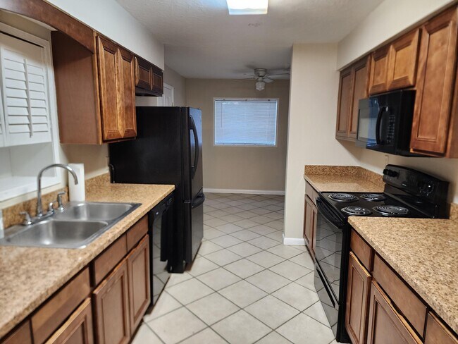 Foto del edificio - 1304 Estridge Dr