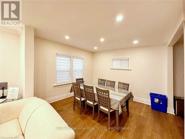 Building Photo - 6422 Ker St