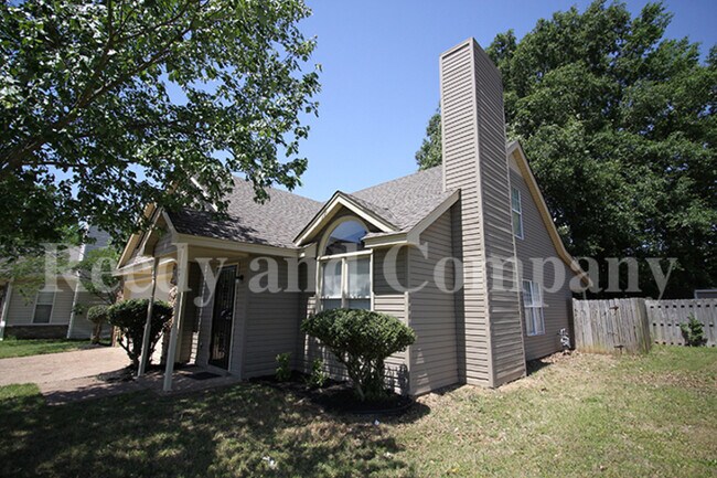 Building Photo - 2705 Bay Pointe Cir N