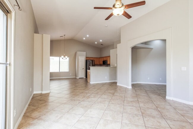 Building Photo - 3910 N 125th Dr