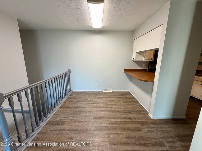 Building Photo - 612 S Dibble Blvd