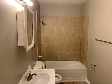 Primary Photo - 114 W Concord Ln