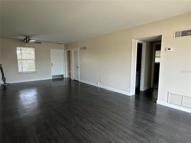 Foto del edificio - 809 Hummingbird Way
