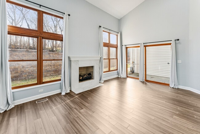 Building Photo - 310 Spring Creek Cir