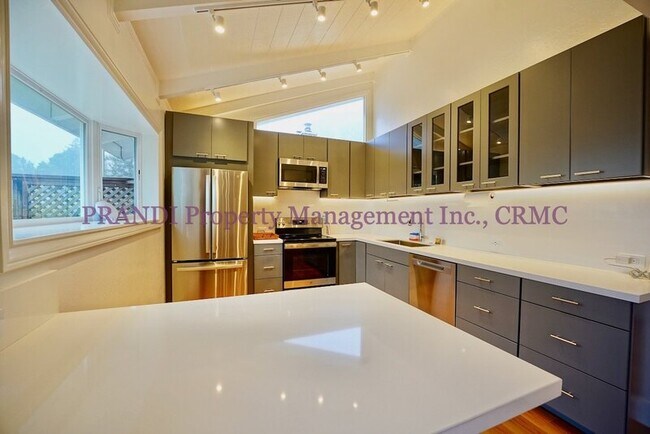Foto del edificio - 126 Hawthorne Ave