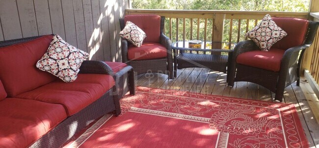 Foto del edificio - Peaceful 3-Bedroom Home Near Branson, MO – Reeds Spring School District