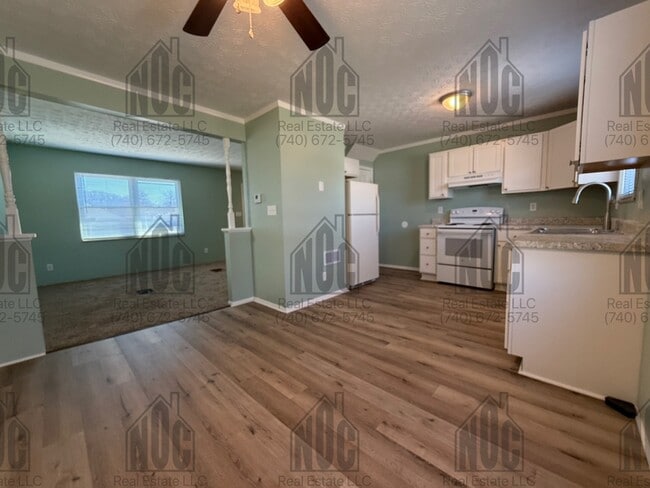 Building Photo - 767-767 S Broad St