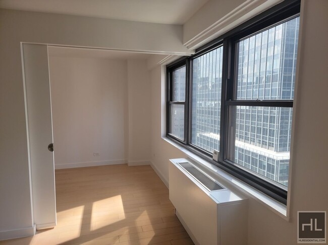 Building Photo - East 39th Street
