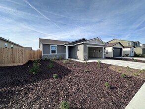 Building Photo - 2405 N Fontana St