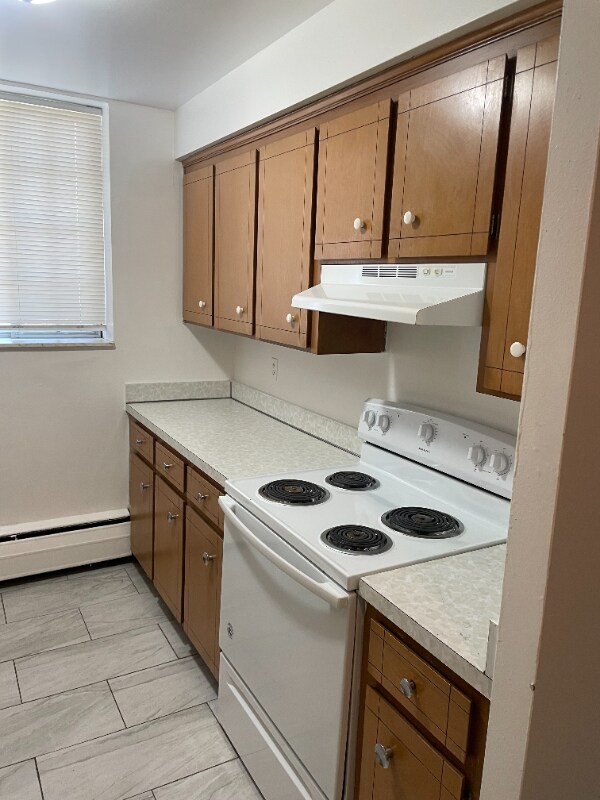 Building Photo - 4865 Cadieux Rd
