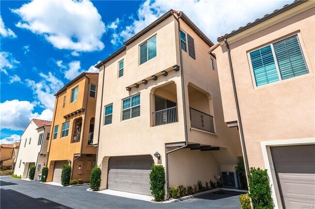 Building Photo - 174 Milky Way, Irvine, CA 92618 - 3 BR 4 B...