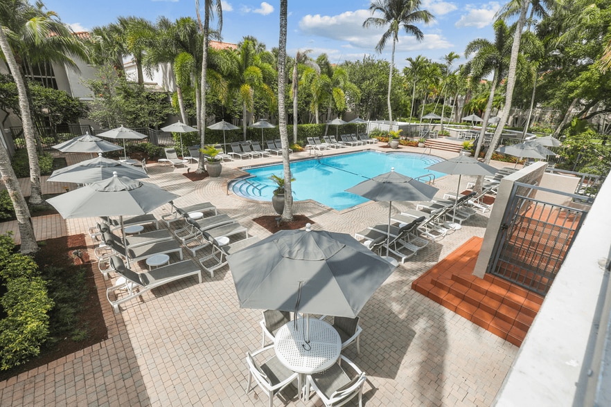 Coconut Palm Club Apartments - 5400 Nw 55th Blvd Coconut Creek, FL 33073 |  Apartments.com