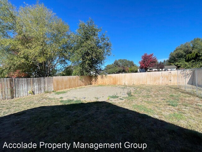 Building Photo - 3 br, 2 bath House - 707 West 11th Ave