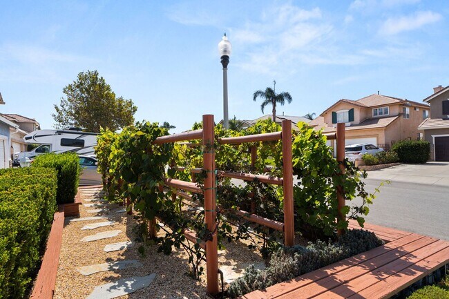 Foto del edificio - Beautiful 2 Story Home