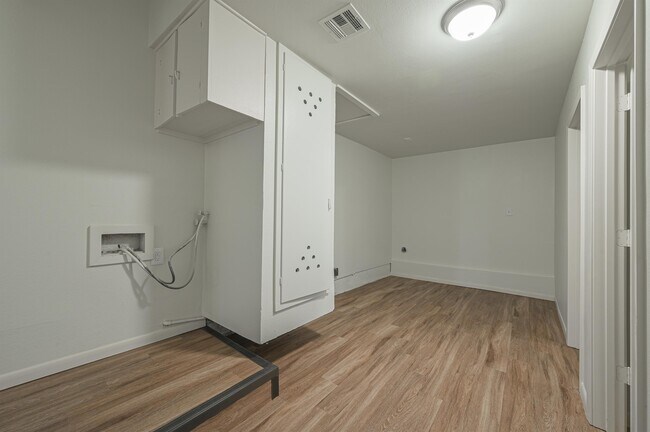 Building Photo - 2116 SW 69th St