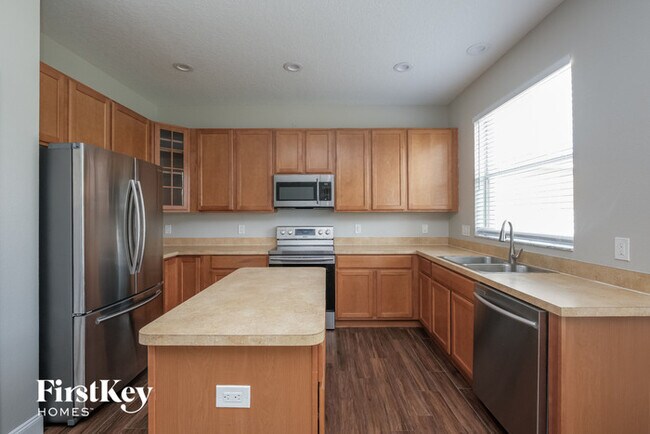 Foto del edificio - 7844 Atwood Dr